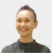 小島 暁子 さん